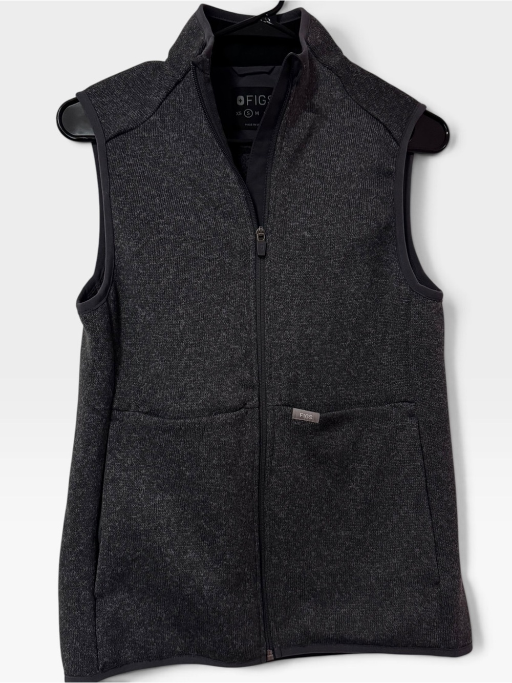 🩶 FIGS Slim Fleece Vest – Size Small – Charcoal Gray